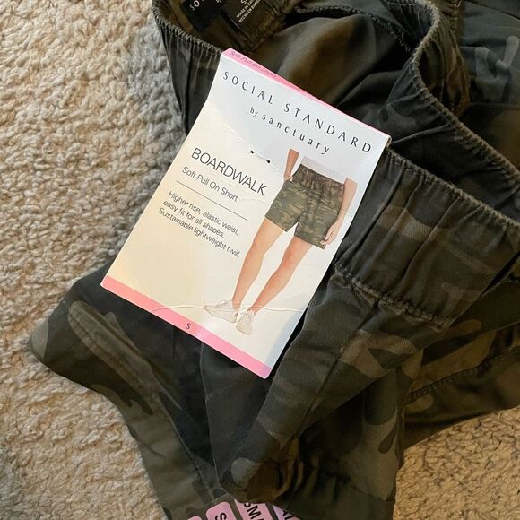 NWT Social Standard Boardwalk Camo Shorts - Picture 5 of 6